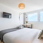 Hellemmes - With Parking ! Apartament